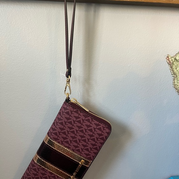 NWT Michael Kors Large Jet Set Wallet/Wristlet/Clutch Ox Blood Rogue Sombre MK - Picture 10 of 16